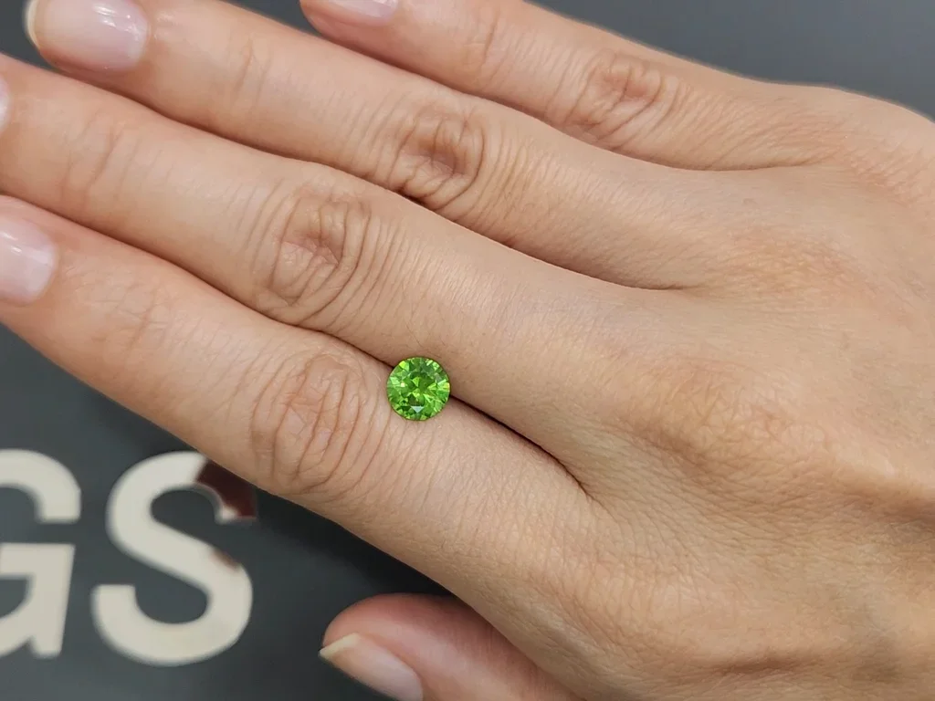 Ural-Demantoid 1,09 Karat Image №2