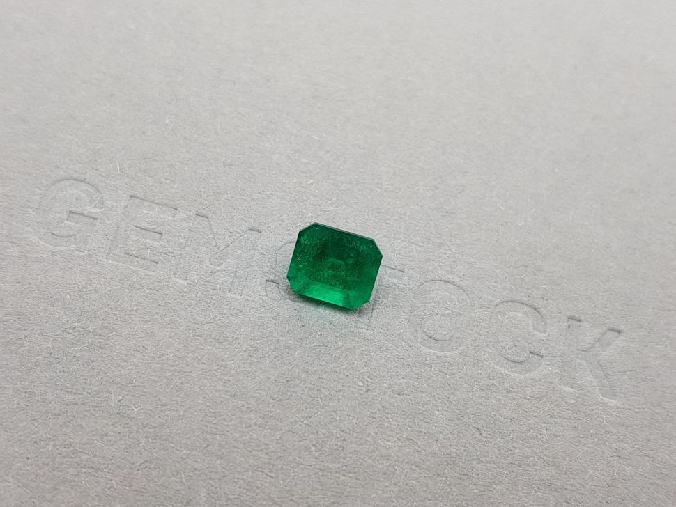Intense emerald octagon cut 1.32 ct, Colombia Image №2