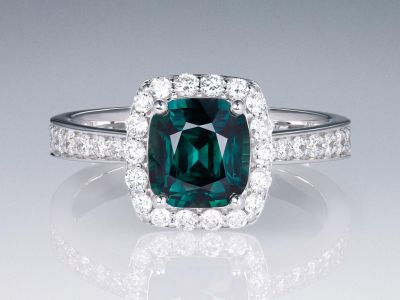 Ring with untreated Teal sapphire 1.53 ct  and diamonds in 18K gold white photo