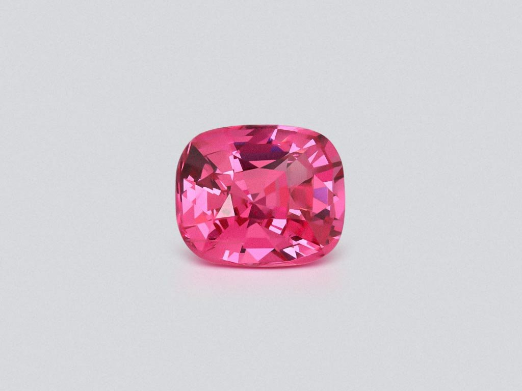 Bright red-pink cushion-cut Mahenge spinel 1.03 carats, Tanzania Image №1