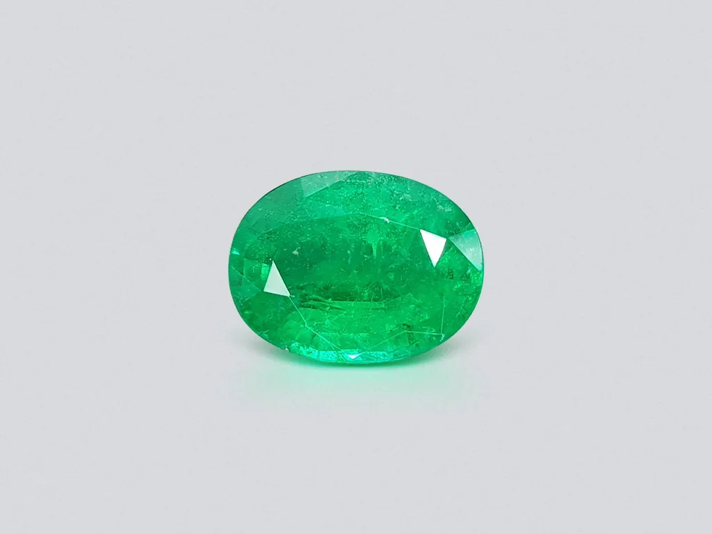 Émeraude taille ovale non traitée 4,31 carats, Pakistan Image №1