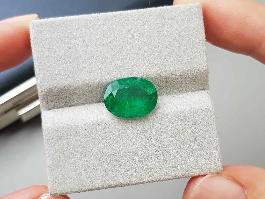 Untreated oval cut emerald 4.31 carats, Pakistan Image №3