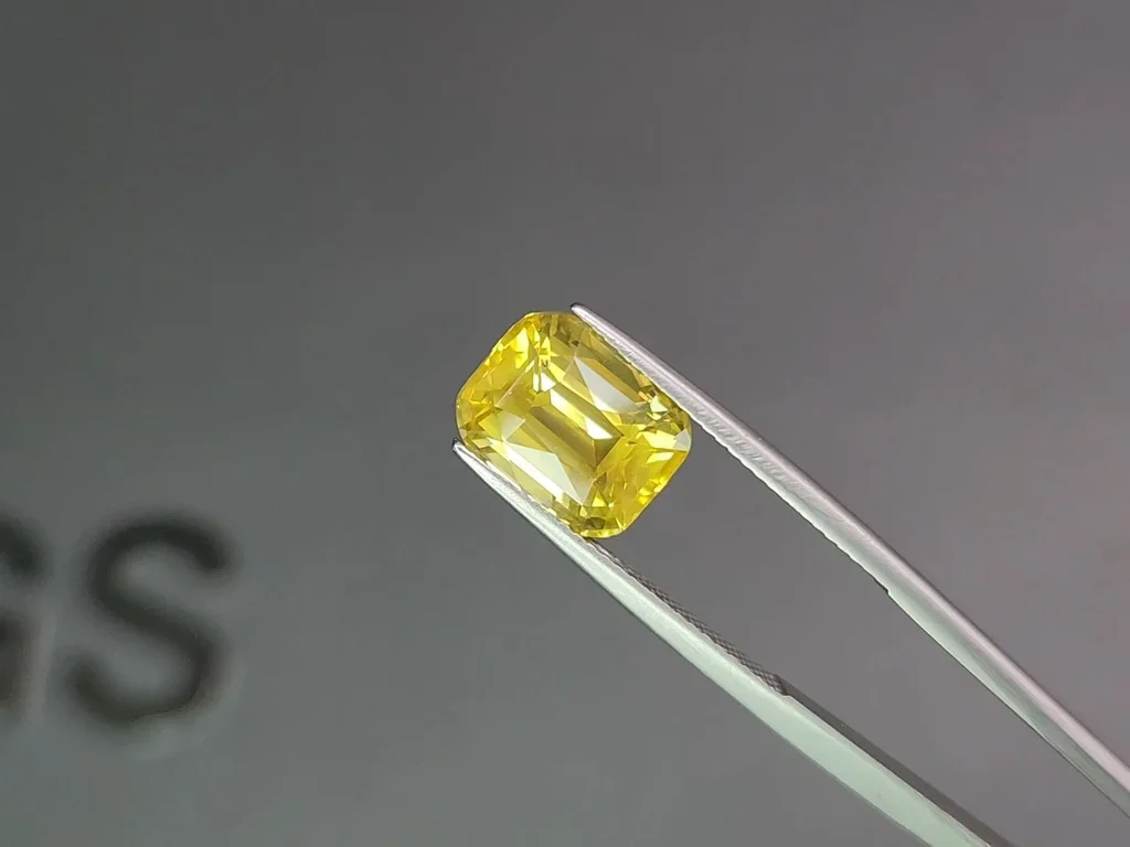 Untreated vivid yellow sapphire in cushion cut 6.37 carats, Sri Lanka Image №3