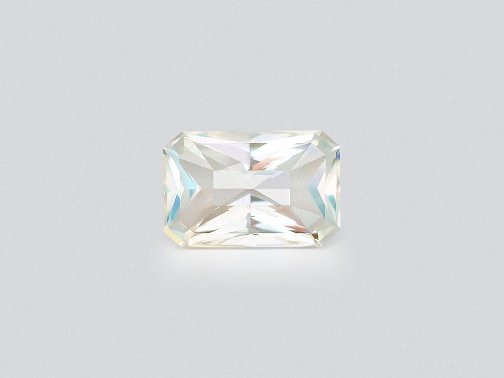 Strahlender regenbogenmondstein im facettenschliff 4,30 karat, Madagaskar Image №1