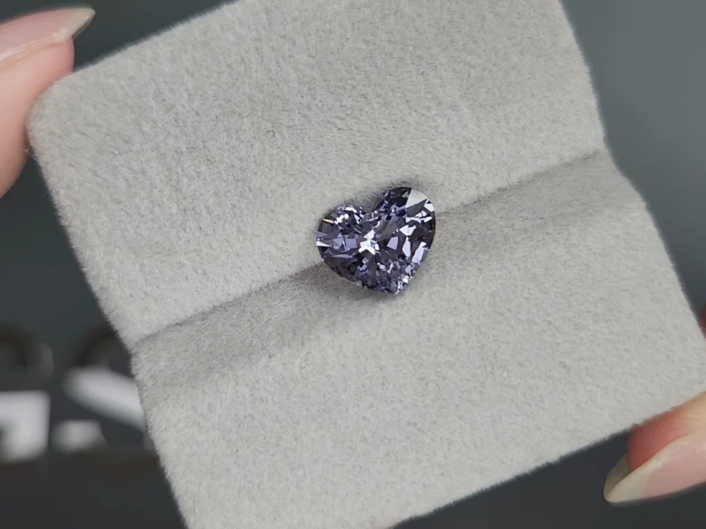 Spinelle gris acier taille cœur de 2,33 carats, Birmanie Image №4