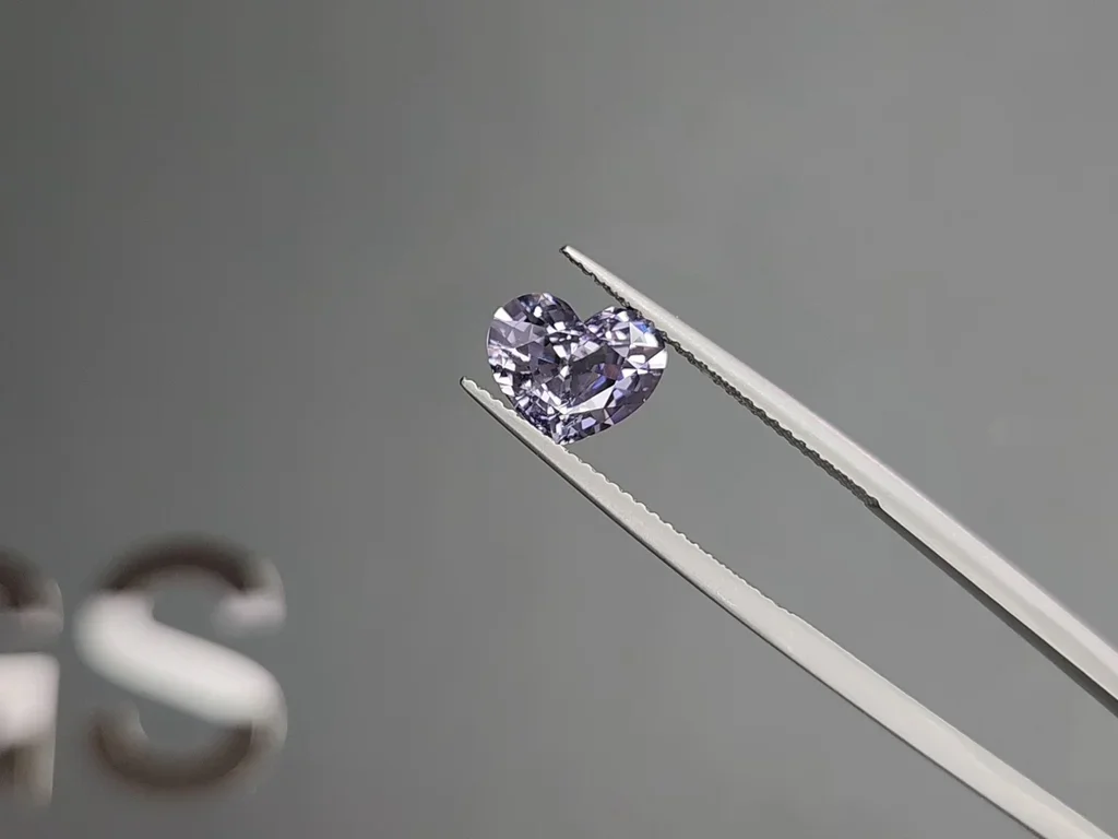 Spinelle gris acier taille cœur de 2,33 carats, Birmanie Image №3