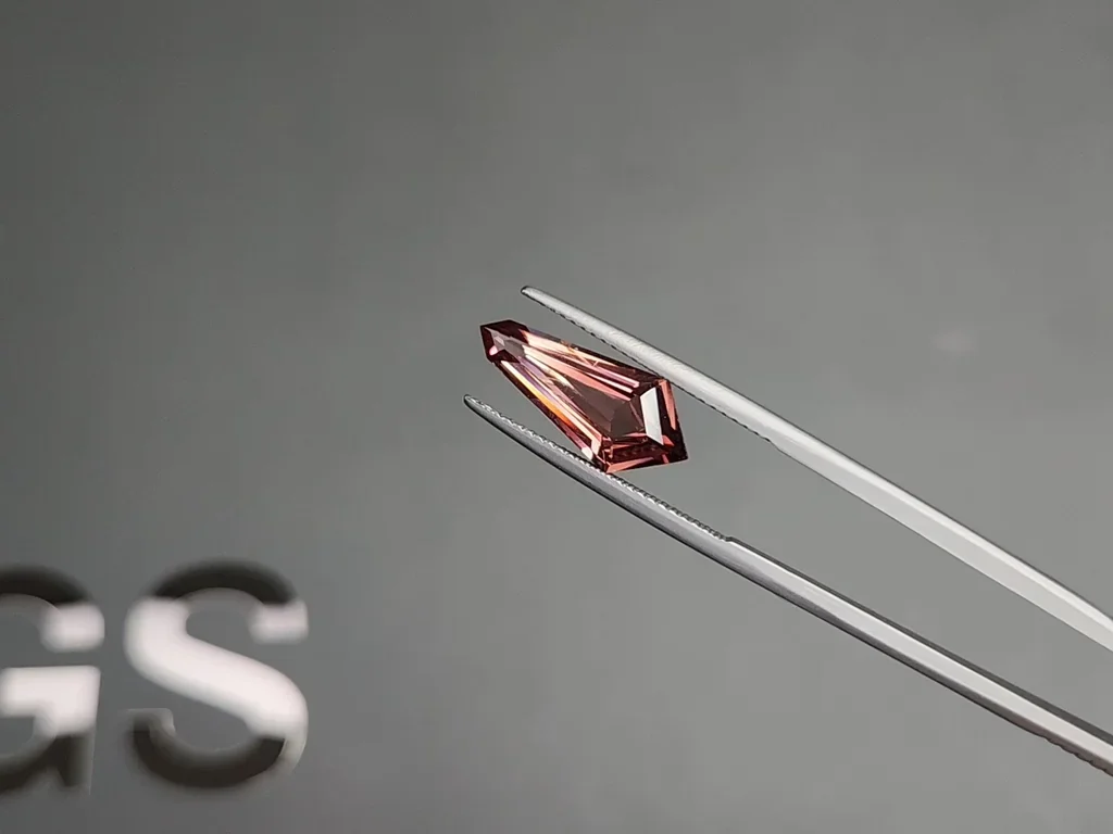 Spinel in kite cut 3.37carats, Burma Image №3