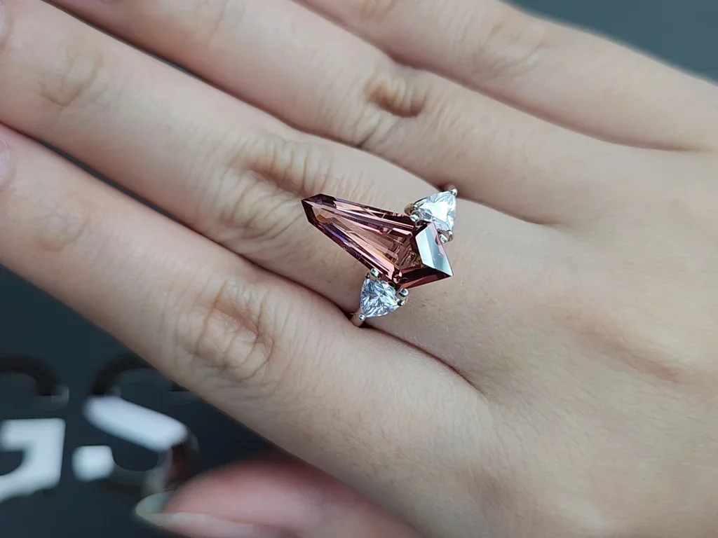 Spinel in kite cut 3.37carats, Burma Image №5