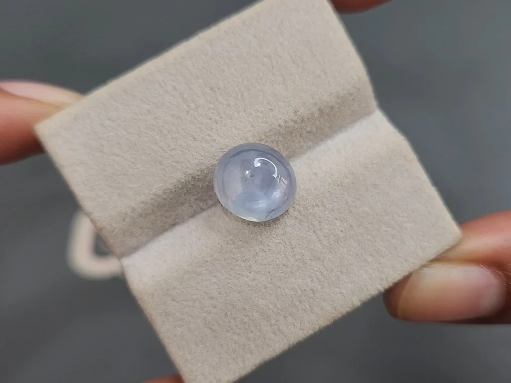 Sternförmiger ungeheizter saphir im cabochonschliff 8,34 karats, Burma (Myanmar) Image №6