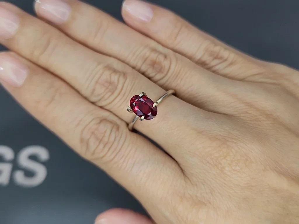 Unheated ruby Pigeon blood oval cut 2.05 carats, Mozambique. GRS Image №5