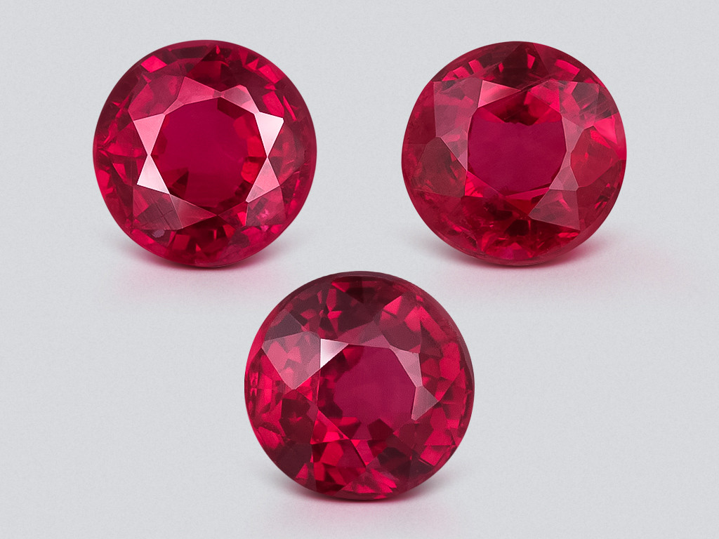 Satz rundgeschliffener rubine in Taubenblutrot 0,80 karat, Mosambik Image №1