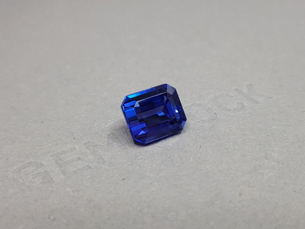 Intense blue octagon cut tanzanite 5.55 ct Image №2