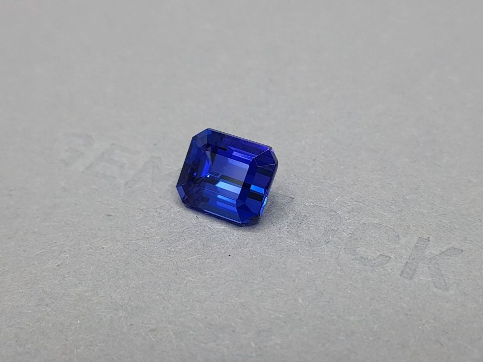 Intense blue octagon cut tanzanite 5.55 ct Image №3