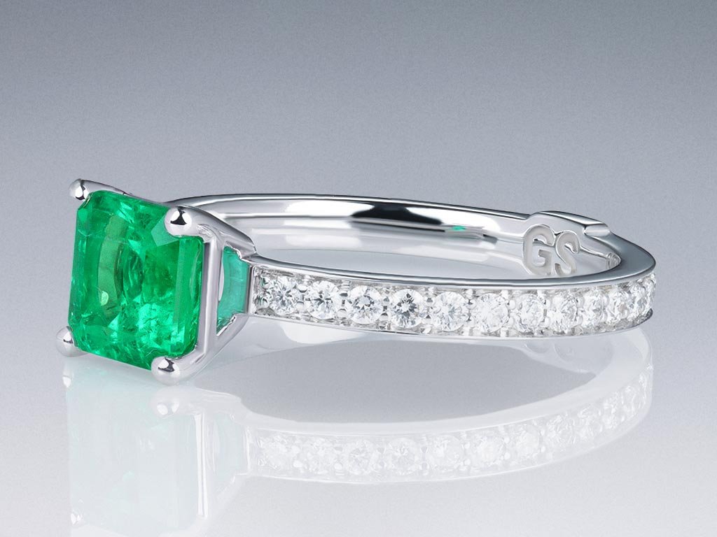 Ring with сolombian Muzo Green emerald 1.02 ct and diamonds in 18K white gold Image №3