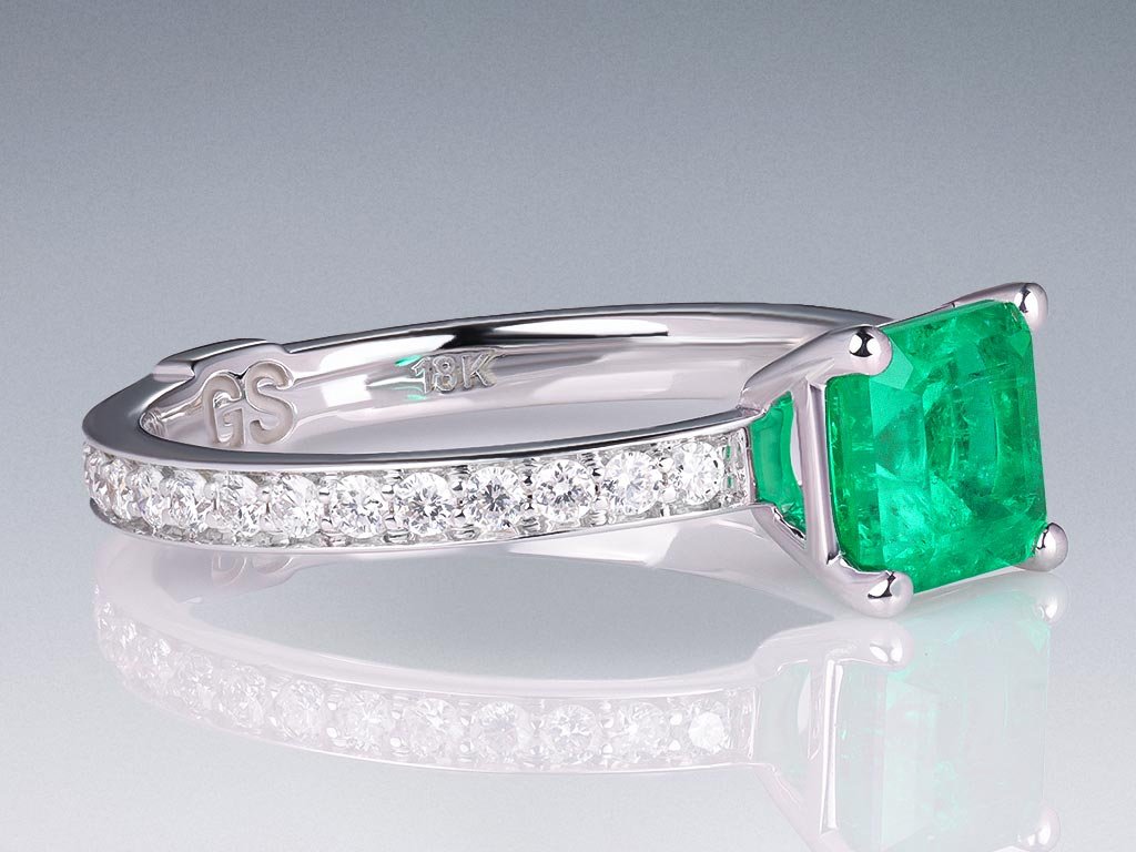 Ring with сolombian Muzo Green emerald 1.02 ct and diamonds in 18K white gold Image №2