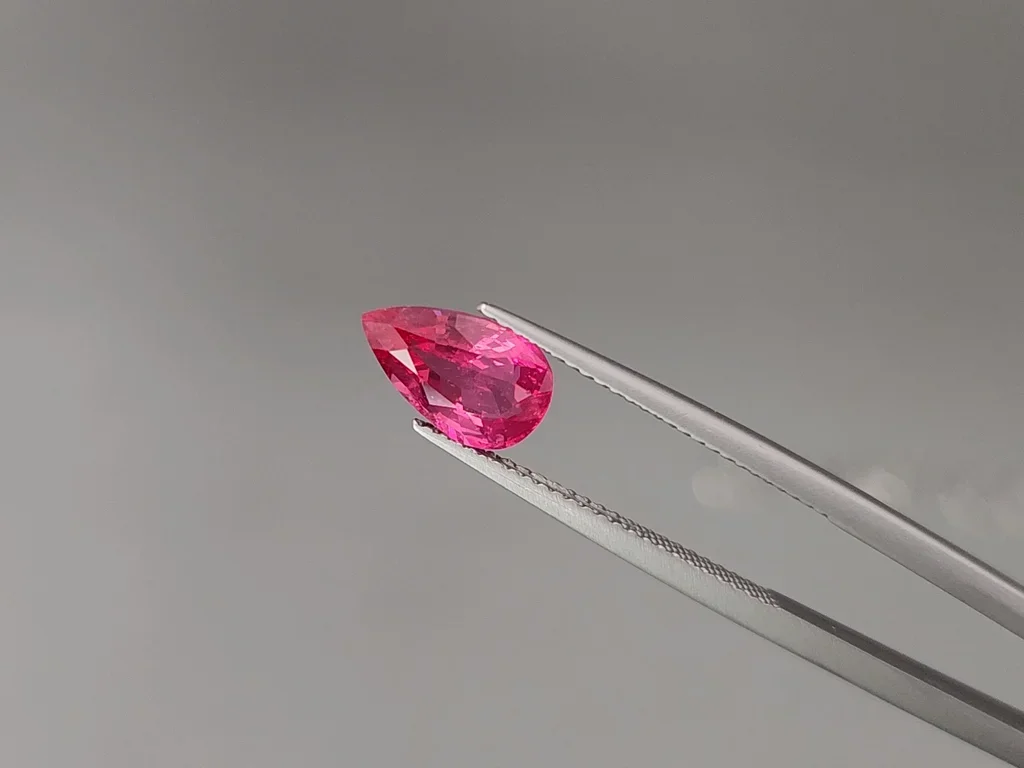 Vibrant red pink Mahenge spinel in pear shape 2.03 carats, Tanzania Image №4