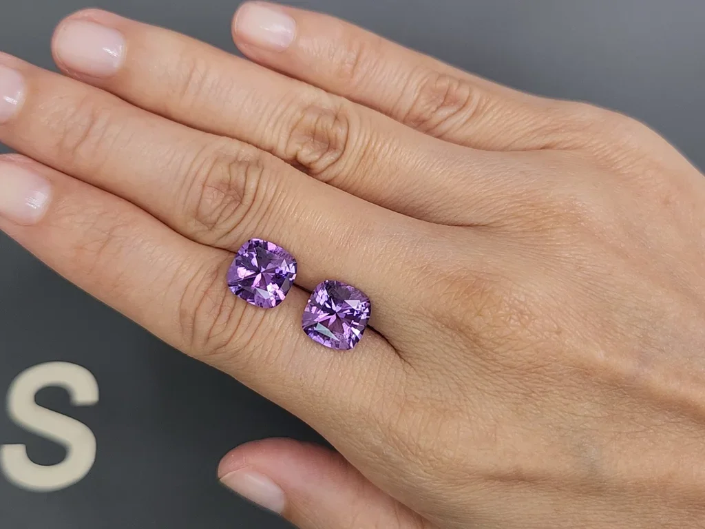  Paar Amethyste im Kissenschliff, 6,07 Karat, Brasilien  Image №2