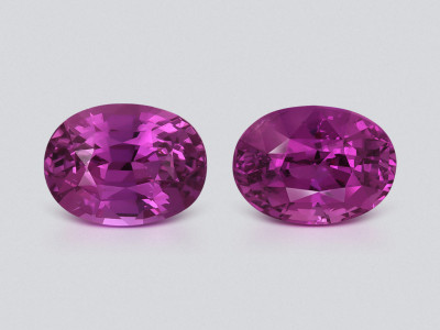 Pair of unheated sapphires Vivid Pink oval cut 3.05 carats, Madagascar photo