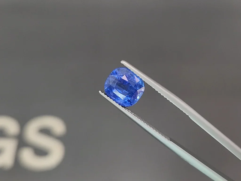 Saphir bleu taille coussin non chauffé de 5,14 carats, Sri Lanka Image №3