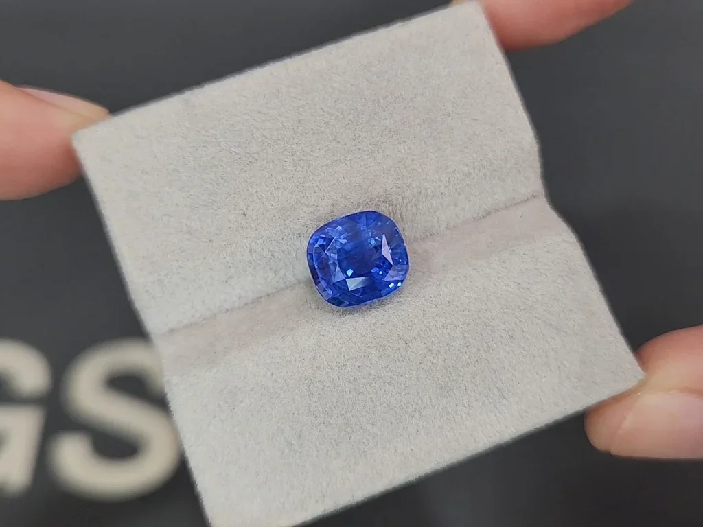 Saphir bleu taille coussin non chauffé de 5,14 carats, Sri Lanka Image №4