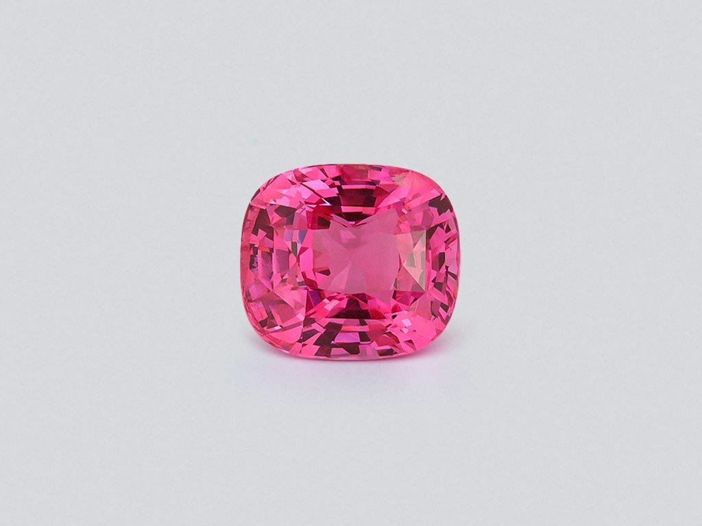Espinela Mahenge rosa intenso de talla cojín de 6,09 carats, Tanzania   Image №1