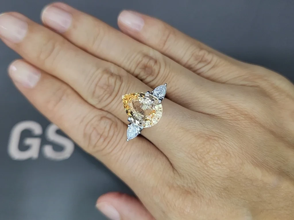 Saphir jaune non chauffé de 7,04 carats, taille poire, du Madagascar Image №5