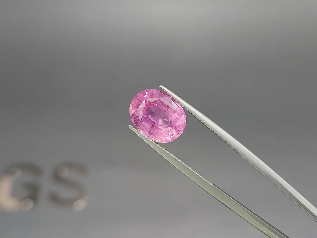Unheated pink sapphire oval cut 5.52 carats, Sri Lanka Image №3