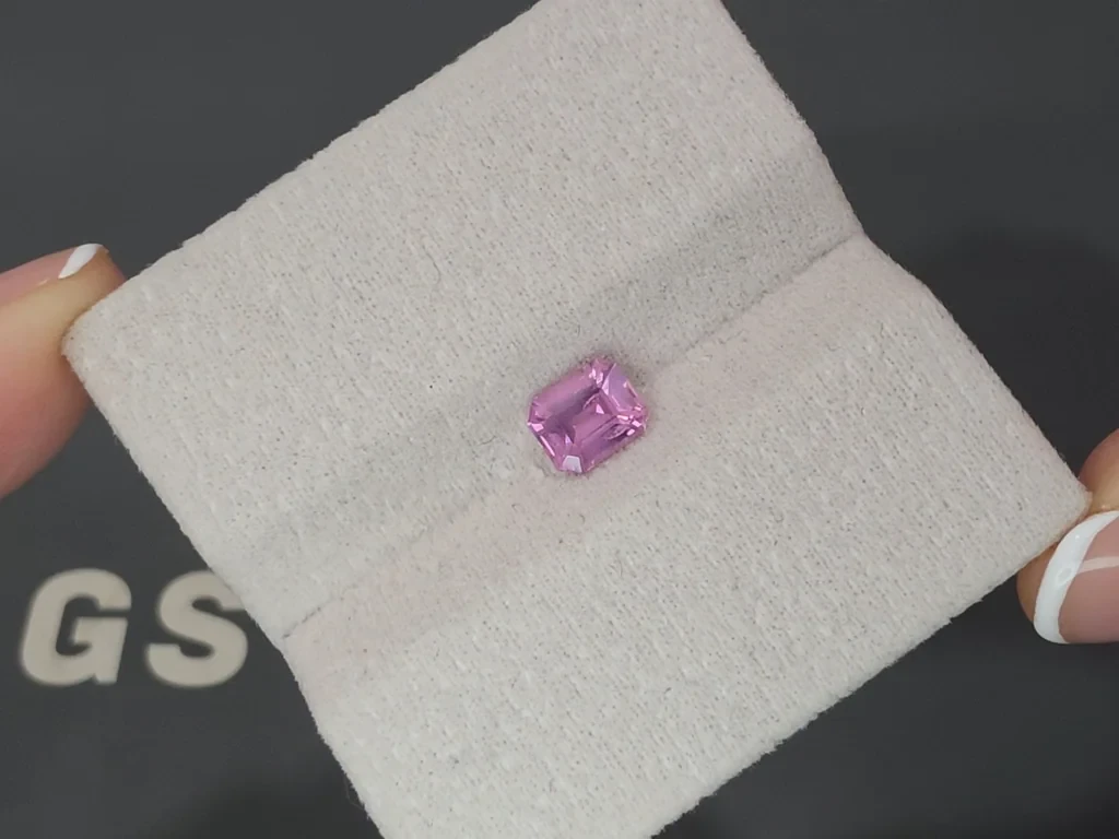 Roze spinel Mahenge achthoekig geslepen 1.06 karat, Tanzania Image №4