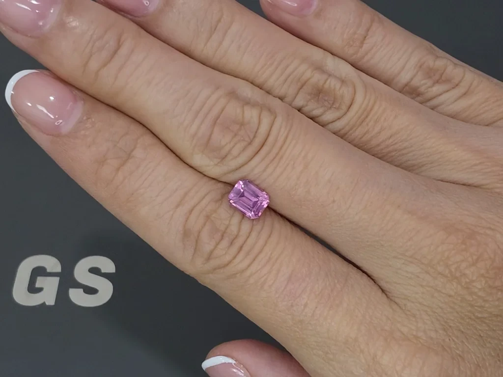 Roze spinel Mahenge achthoekig geslepen 1.06 karat, Tanzania Image №2