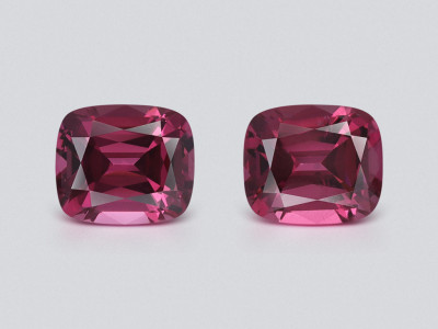 Paar kissenförmig geschliffene rhodolith-granate 2,99 karat, Madagaskar photo