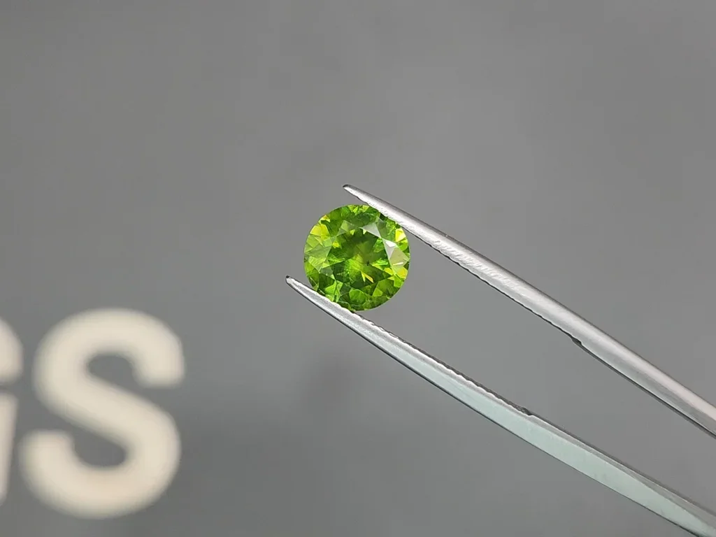 Ural-Demantoid 1,96 Karat Image №3