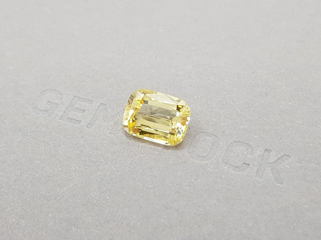 Yellow unheated cushion cut sapphire 5.57 ct, Sri Lanka Image №3