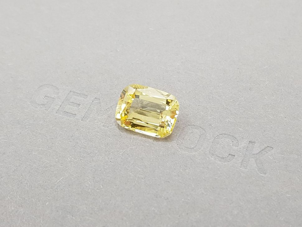 Yellow unheated cushion cut sapphire 5.57 ct, Sri Lanka Image №3
