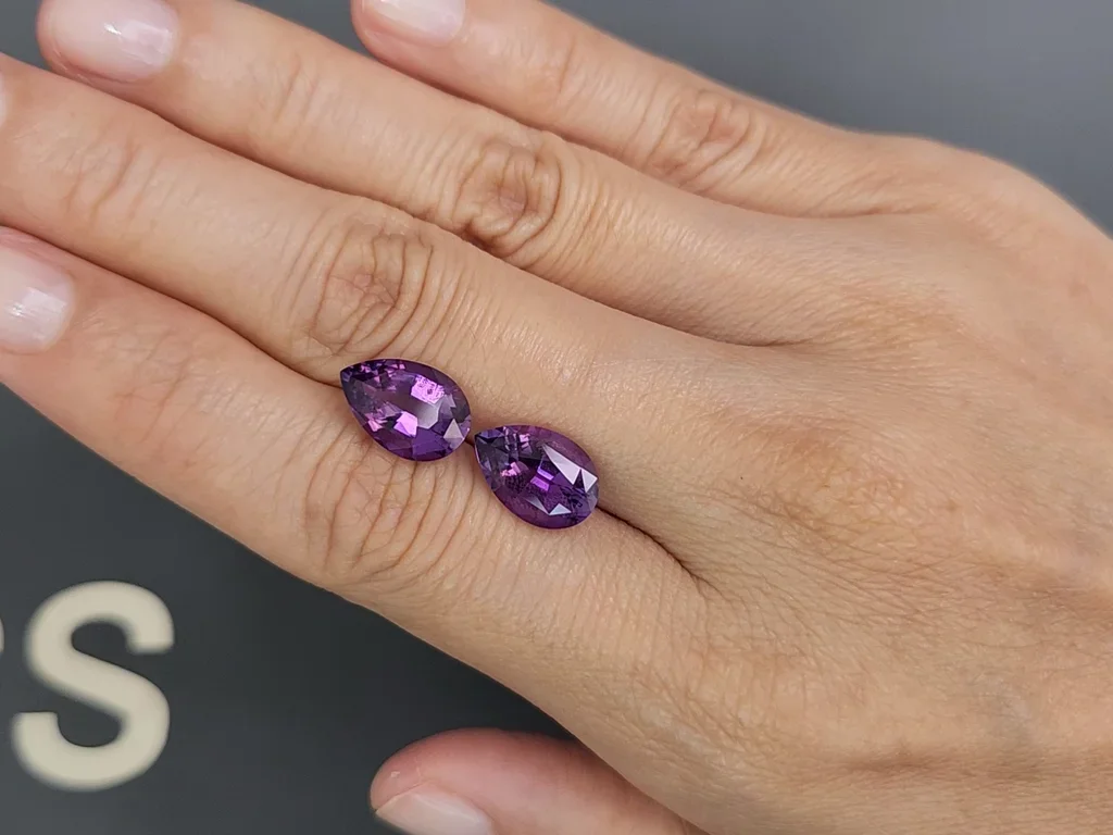 Paar Amethyste im Tropfenschliff, 5,64 Karat, Brasilien  Image №2