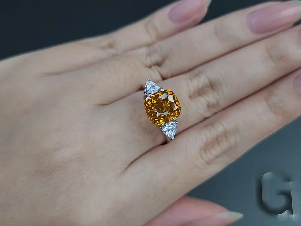 Brown orange zircon cushion cut 6.33 carats, Africa Image №5