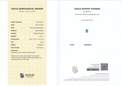 Certificate Émeraude octogonale vert vif de 1,54 carat, Pakistan