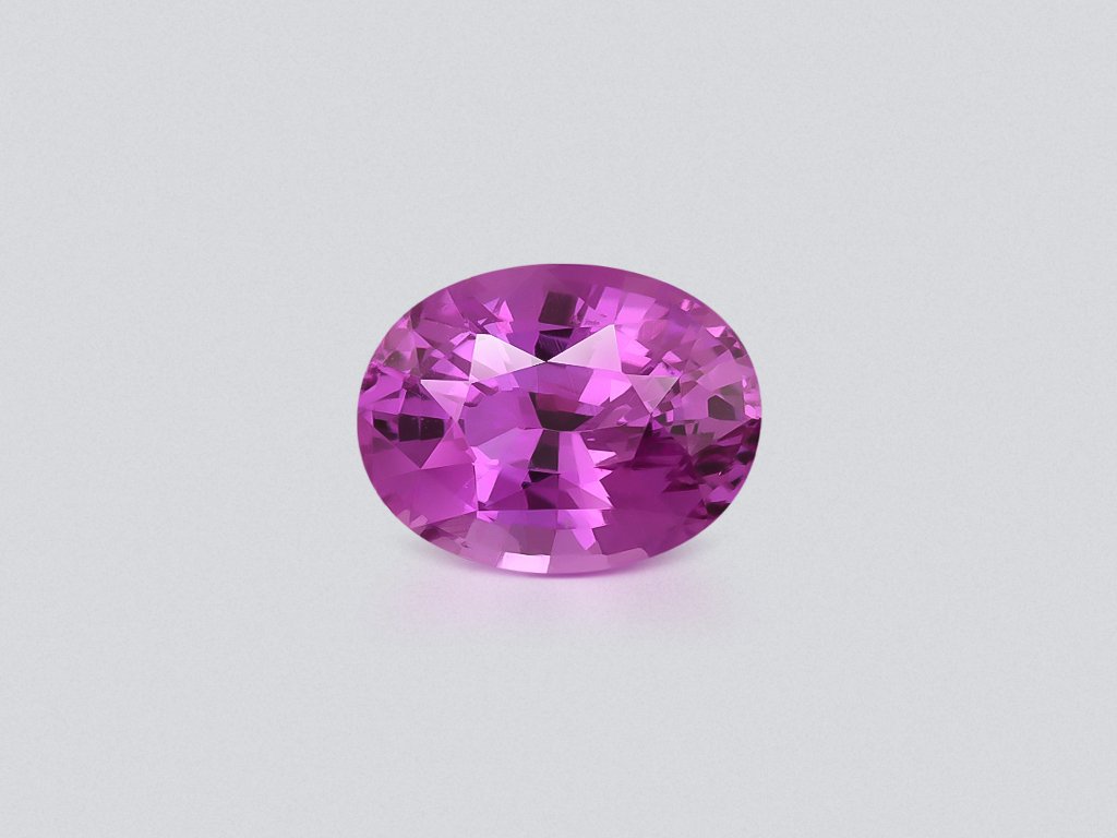 Leuchtend rosa saphir im ovalschliff 1,56 carats, Madagaskar Image №1