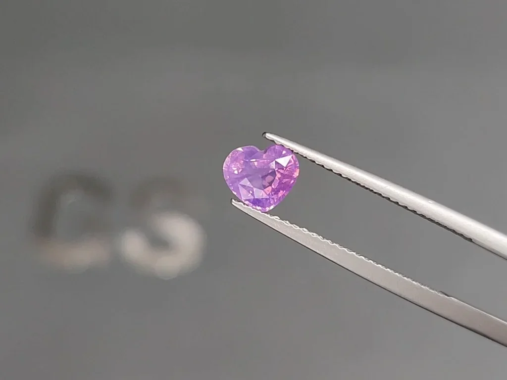 Unheated pink sapphire rutile silk effect heart shape 1.04 carats, Sri Lanka Image №3
