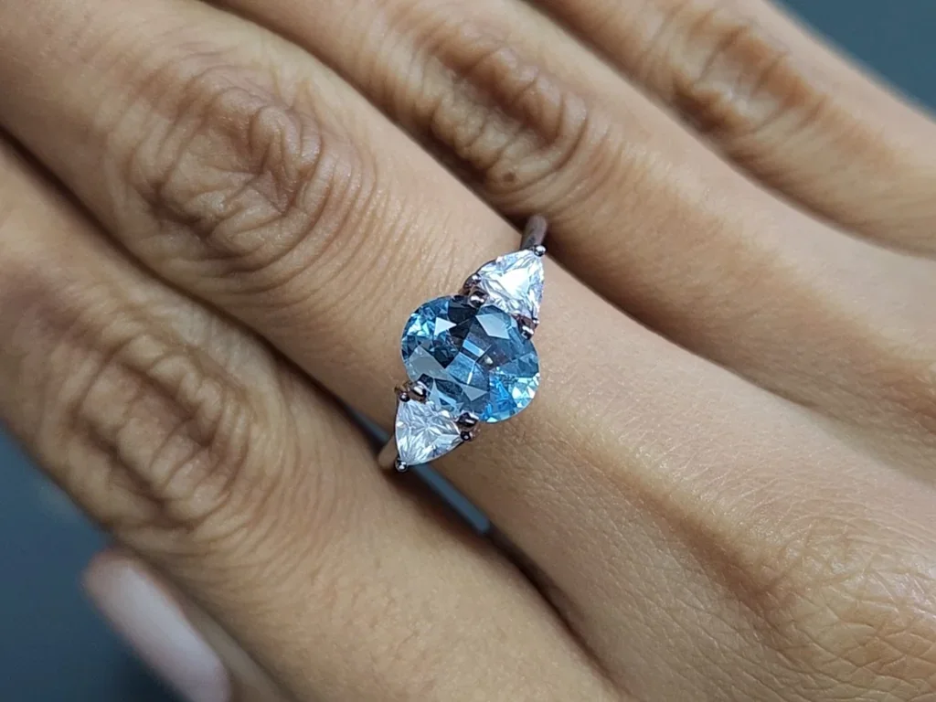 Aquamarine oval cut 1.40 carats, Madagascar Image №5