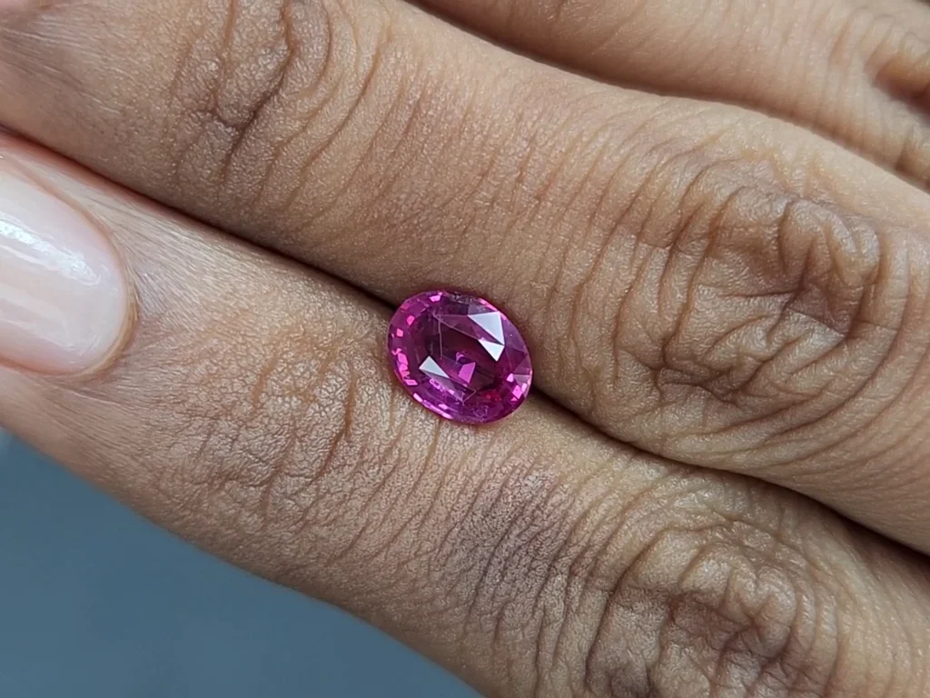 Saphir ovale rose vif non chauffé 1,51 ct Sri Lanka   Image №2