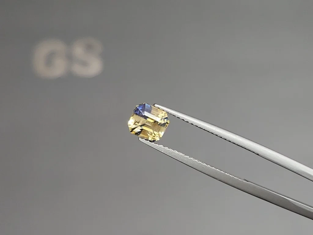 Zafiro bicolor talla octogonal sin tratamiento térmico 2,16 quilates, Madagascar Image №3