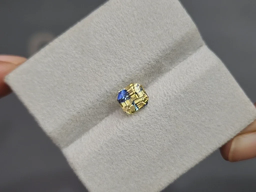 Zafiro bicolor talla octogonal sin tratamiento térmico 2,16 quilates, Madagascar Image №4