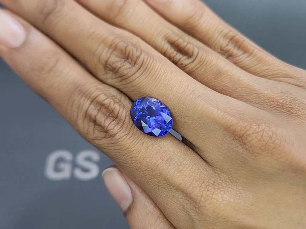 Tanzanite ovale 7,06 carats, Tanzanie Image №2