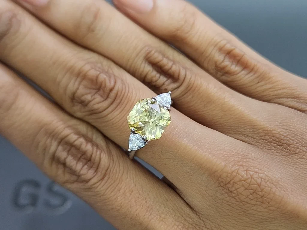 Unheated Pastel Yellow sapphire in radiant cut 6.11 carats, Sri Lanka Image №5