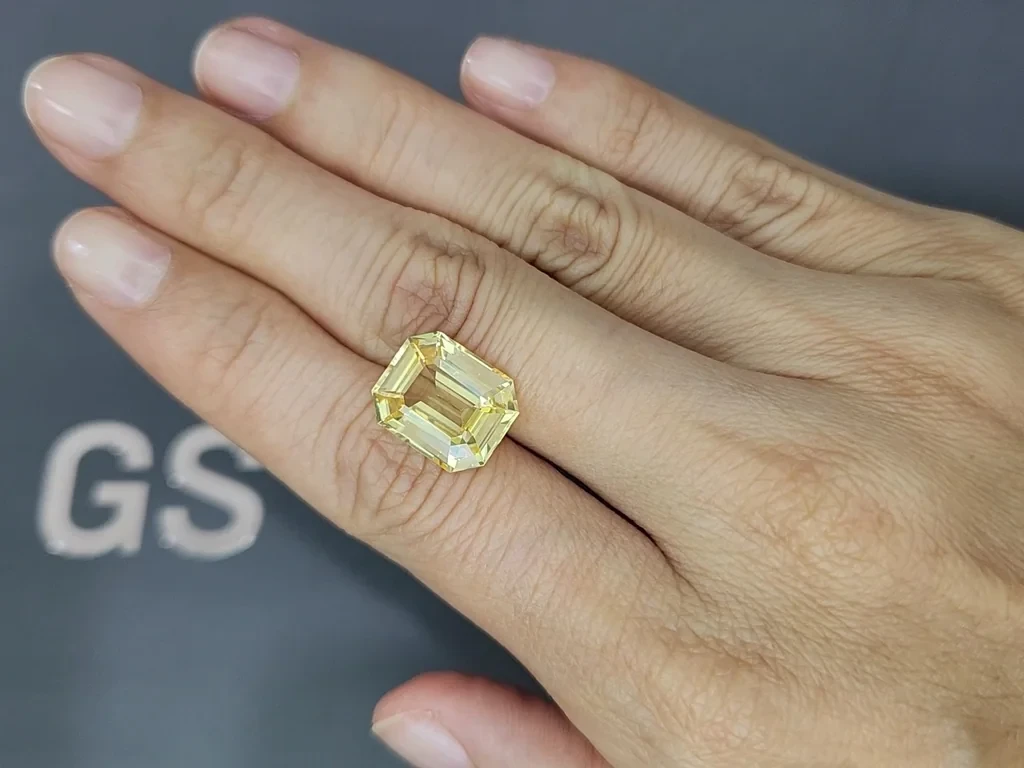 Saphir jaune vif non chauffé de 9,01 carats, taille octogonale, Sri Lanka Image №2