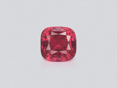 Leuchtend rosa Mahenge-spinell im cushion-schliff 4,00 karat, Tansania   photo