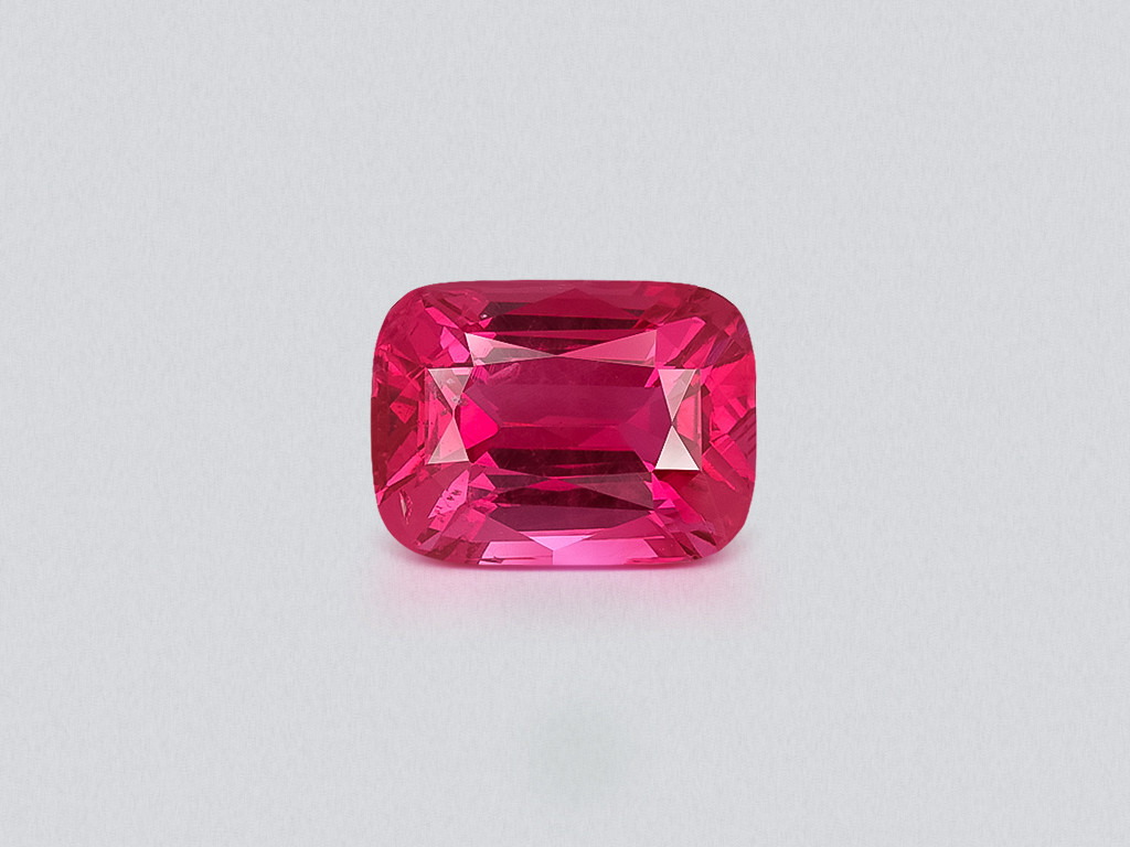 Spinelle de Mahenge rose vif taille coussin 4,00 carats, Tanzanie Image №1