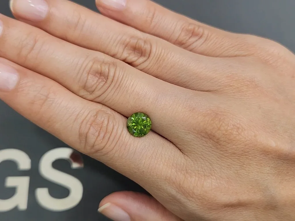 Ural-Demantoid 2,59 Karat Image №2