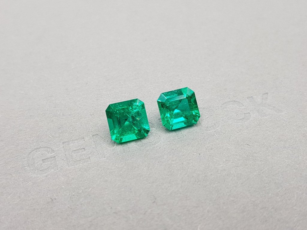 Pair of vibrant Muzo Green emeralds octagon cut 3.55 ct, Colombia Image №2
