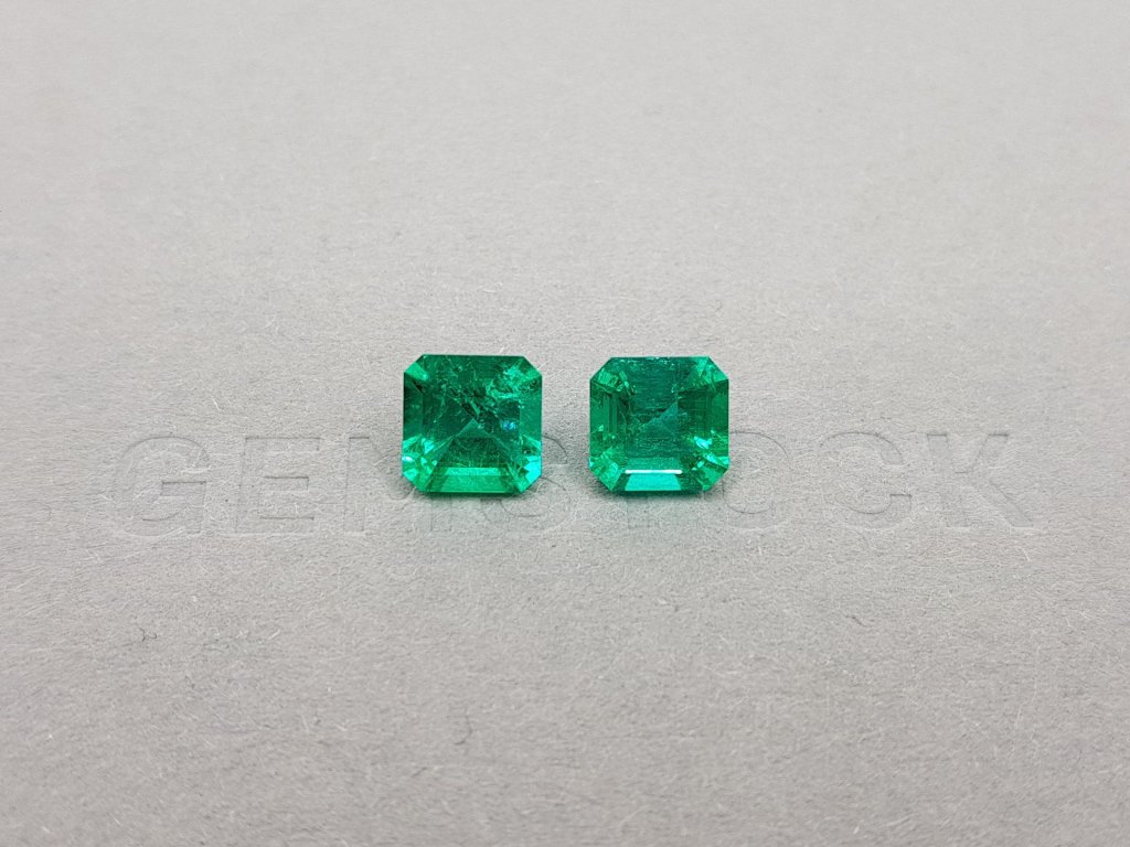 Pair of vibrant Muzo Green emeralds octagon cut 3.55 ct, Colombia Image №1